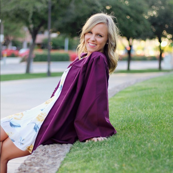 Meet your Posher, Taylor - Picture 4 of 4